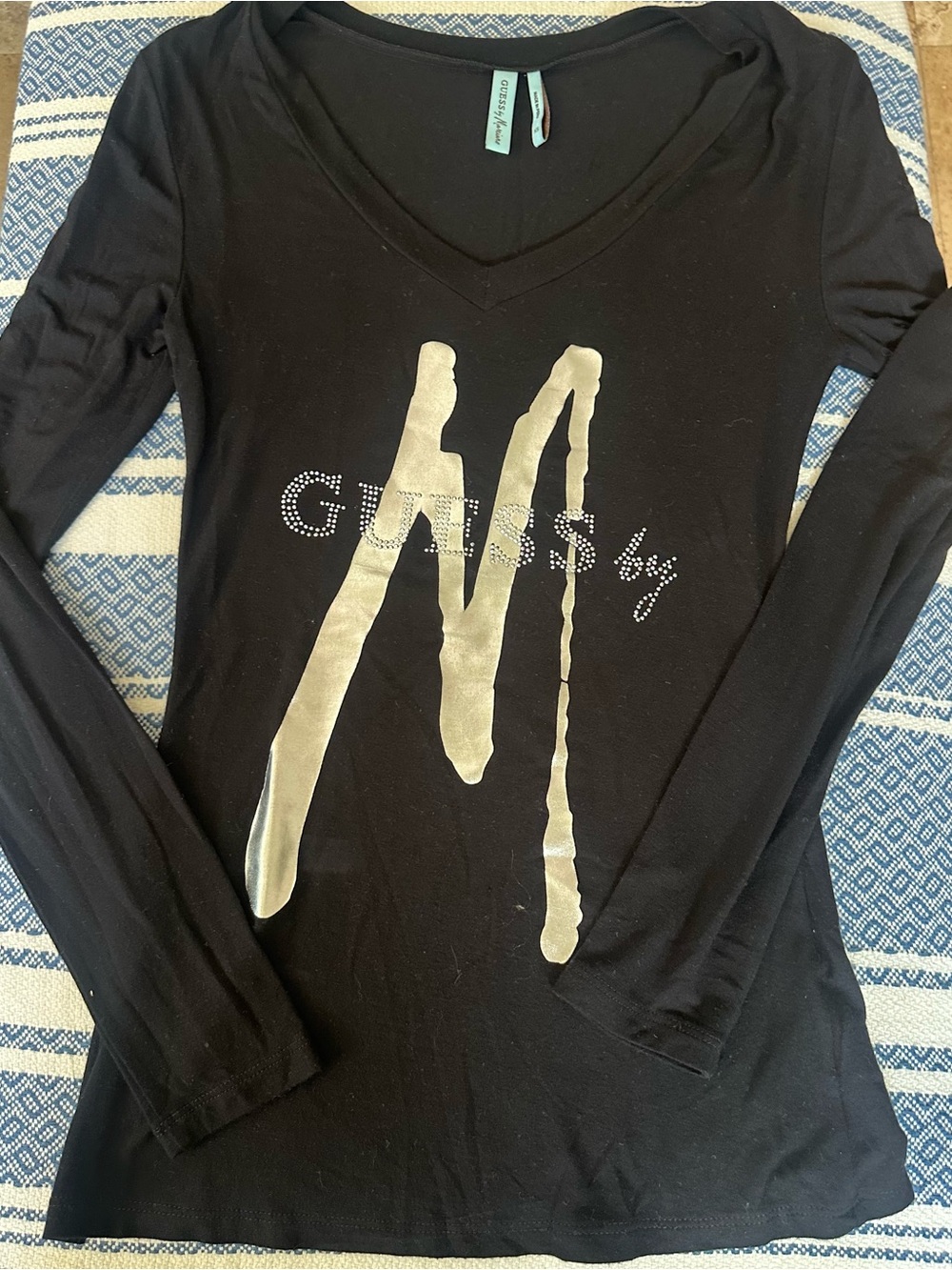 Guess by Marciano Black Long Sleeve V-Neck Top with Silver Logo M Graphic